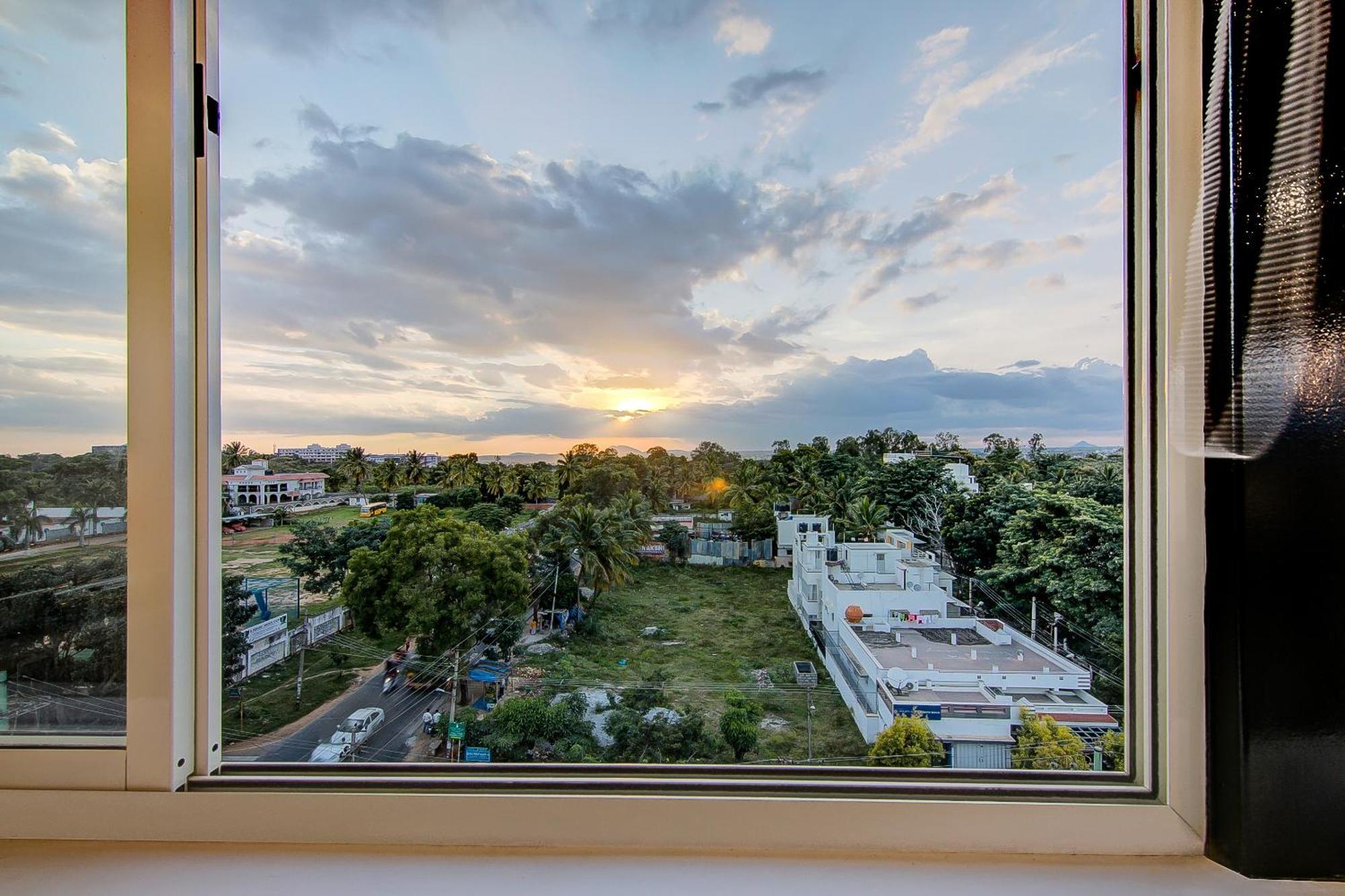 Super Townhouse Global Village Tech Park Near Kengeri Bus Terminal Metro Station Бангалор Экстерьер фото